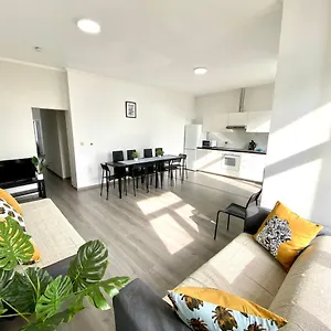 Plantin 3 Sleeping 2 Bathrooms. Appartement